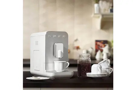 Expresso Avec Broyeur Smeg Bcc01whmeu Blanc Smeg